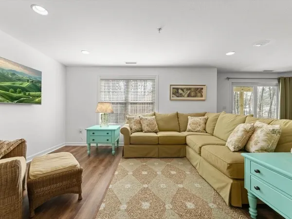 $575,000 | 100 Buttercup Lane, Unit 100, Grafton, MA 01560