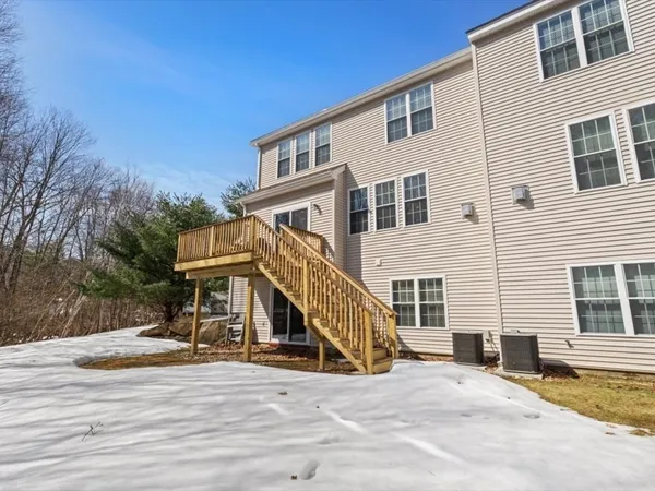 $575,000 | 100 Buttercup Lane, Unit 100, Grafton, MA 01560