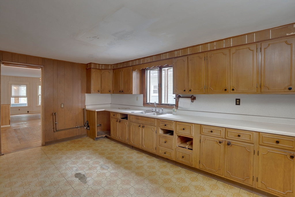 40 Simpson Avenue Somerville, MA 02144 - Photo 27 of 34