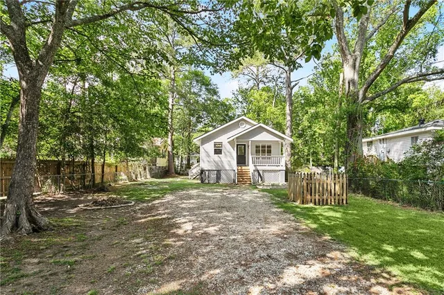 $1,300 | 28547 Canal Drive, Lacombe, LA 70445