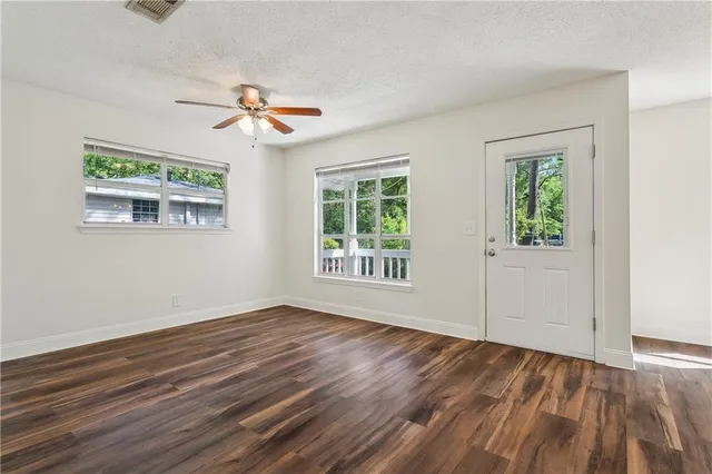 $1,300 | 28547 Canal Drive, Lacombe, LA 70445