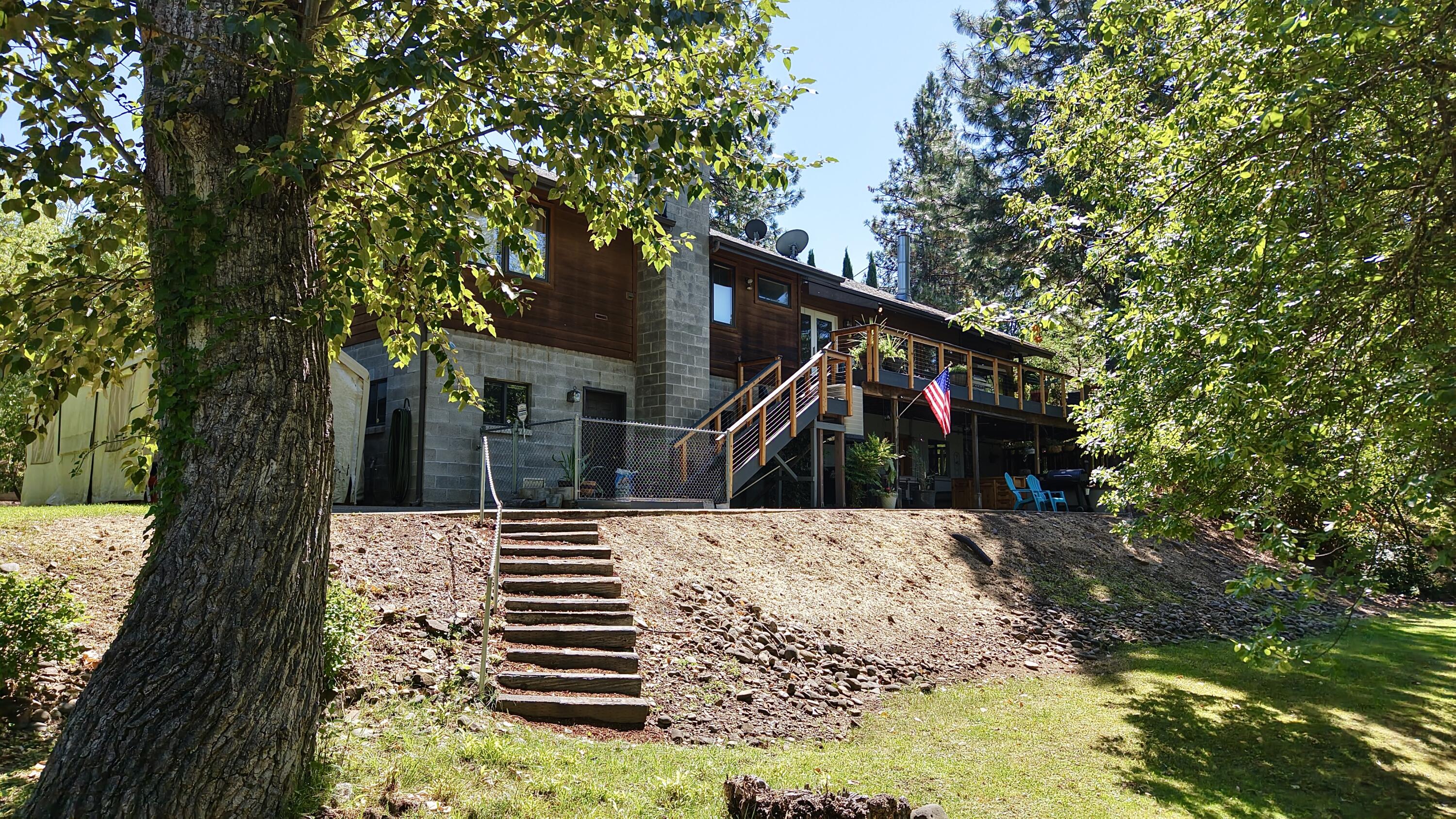 975 Old Ferry Road Shady Cove, OR 97539 - Photo 53 of 100 Rear View of home