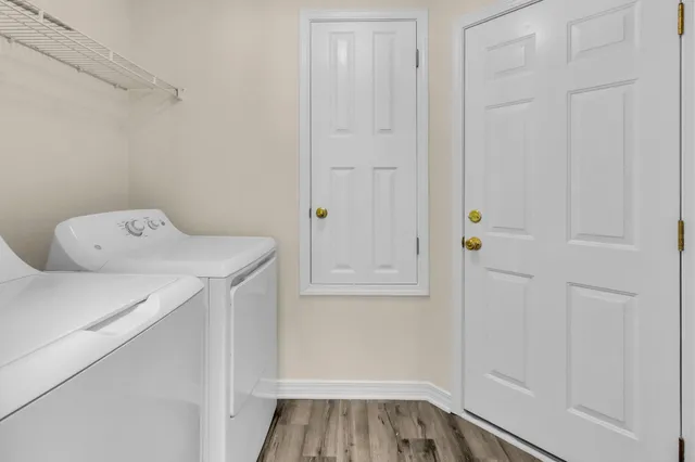 $327,500 | 1013 Freeport Court, Mary Esther, FL 32569