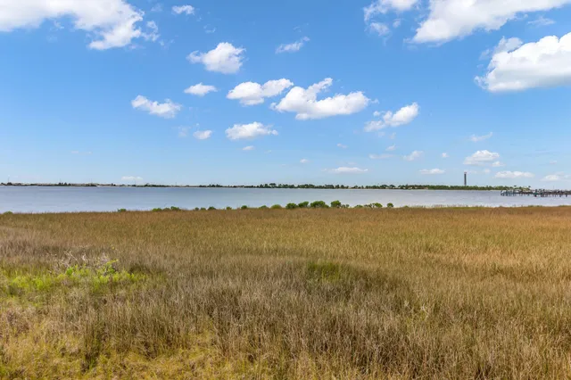 $327,500 | 1013 Freeport Court, Mary Esther, FL 32569