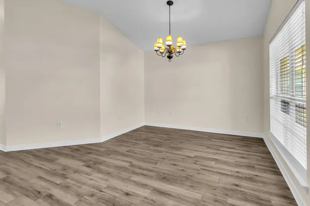 $327,500 | 1013 Freeport Court, Mary Esther, FL 32569