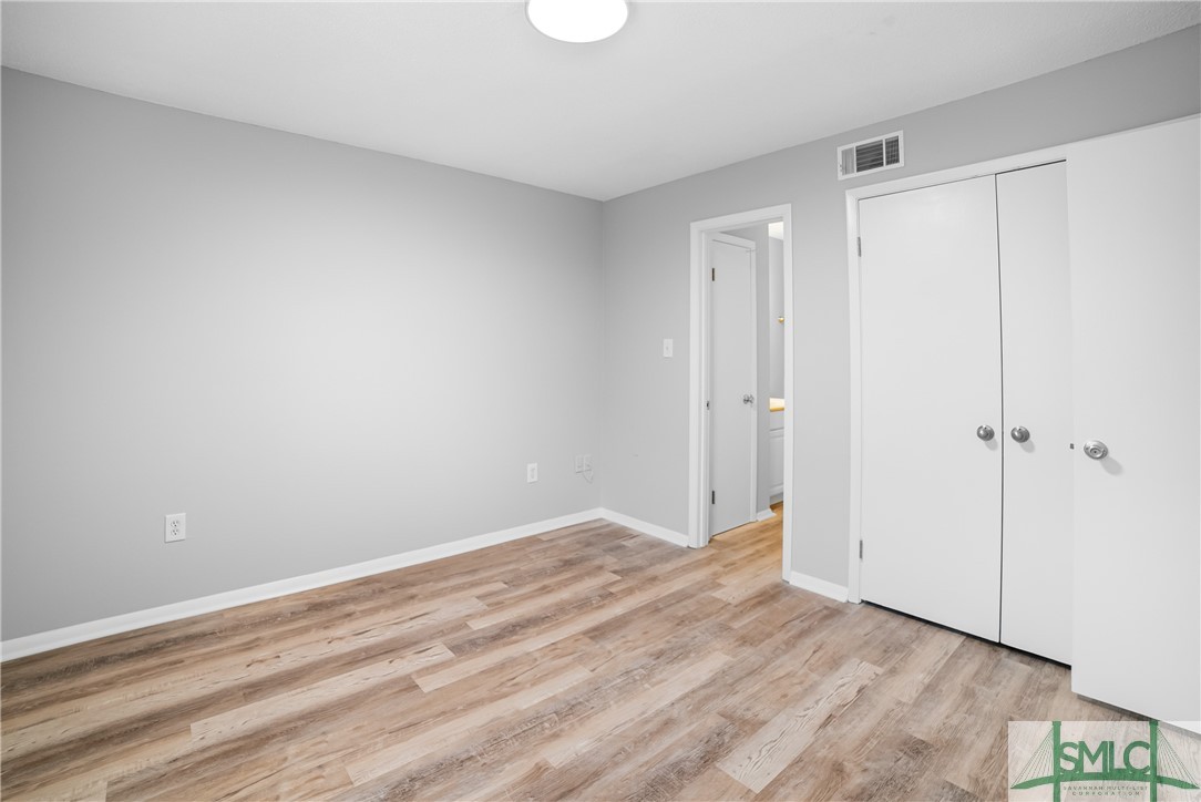 401 North Cromwell Road, Unit T7 Savannah, GA 31410 - Photo 22 of 41 2nd Bedroom