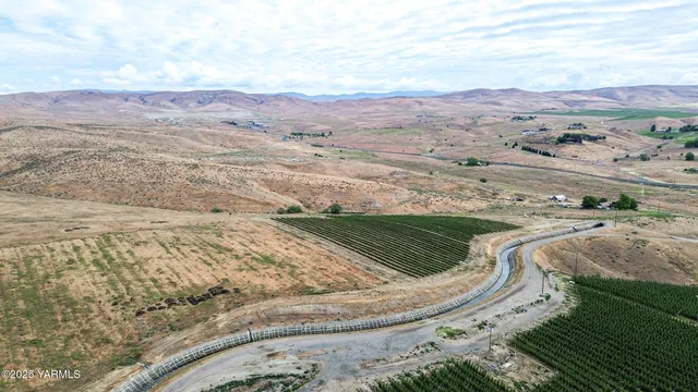 $990,000 | Nka Cheyne Road, Zillah, WA 98953