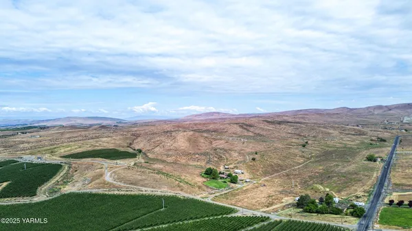 $975,000 | Nka Cheyne Road, Zillah, WA 98953