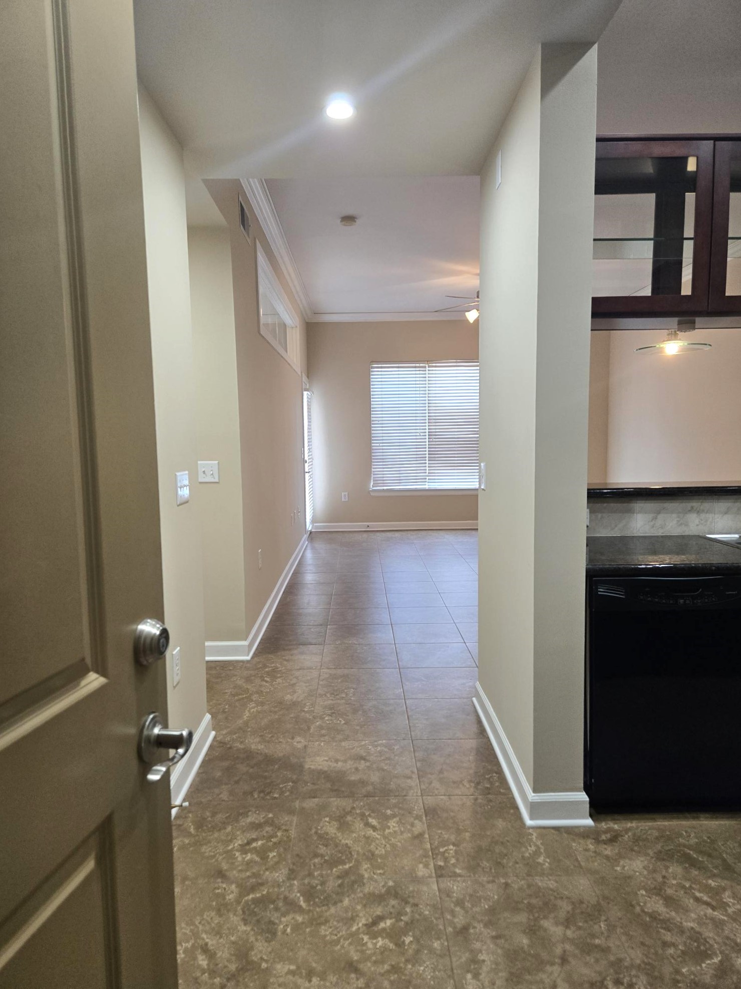 1900 Genesee Street, Unit 207 Houston, TX 77006 - Photo 2 of 50 Inviting entrance to condo's foyer.
