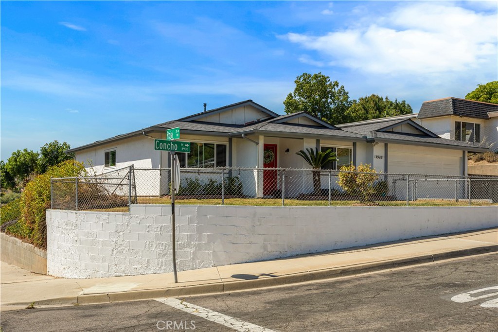 4908 Concho Place Oceanside, CA 92057 - Photo 5 of 32
