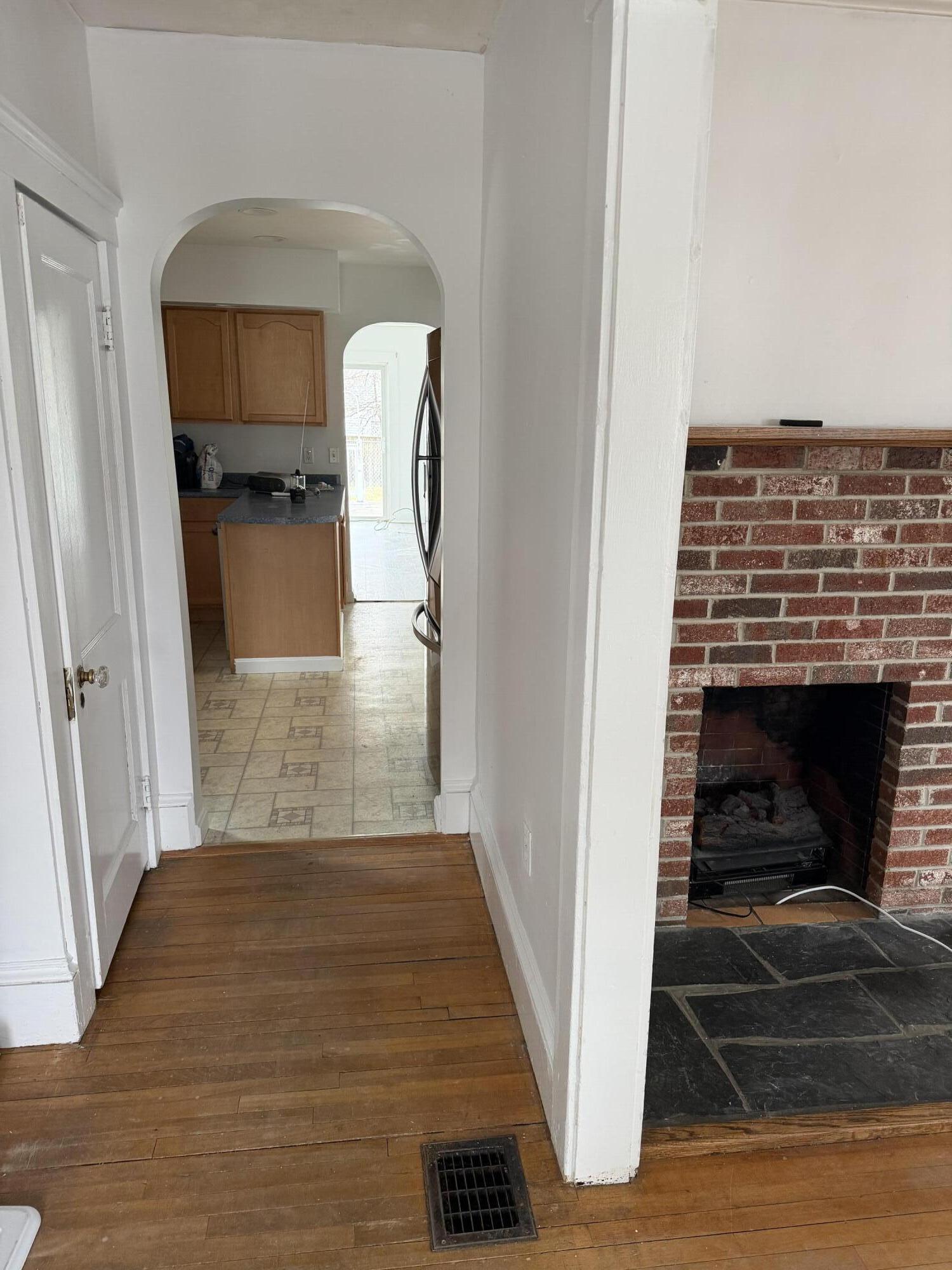 211 Maple Street Bangor, ME 04401 - Photo 12 of 30 IMG_0191
