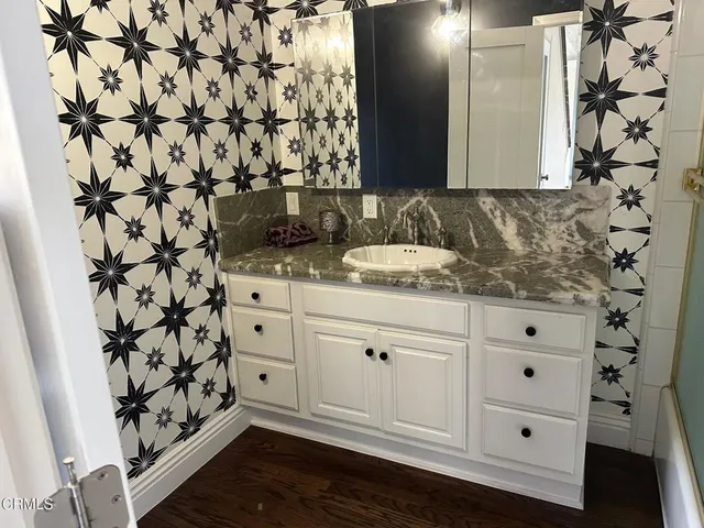 $2,395,000 | 999 Waterbury Lane, Ventura, CA 93001