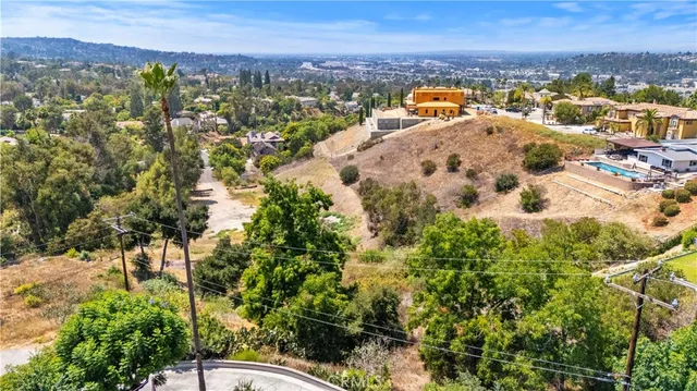 view of a house with a yard