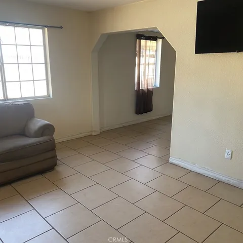a view of livingroom with furniture