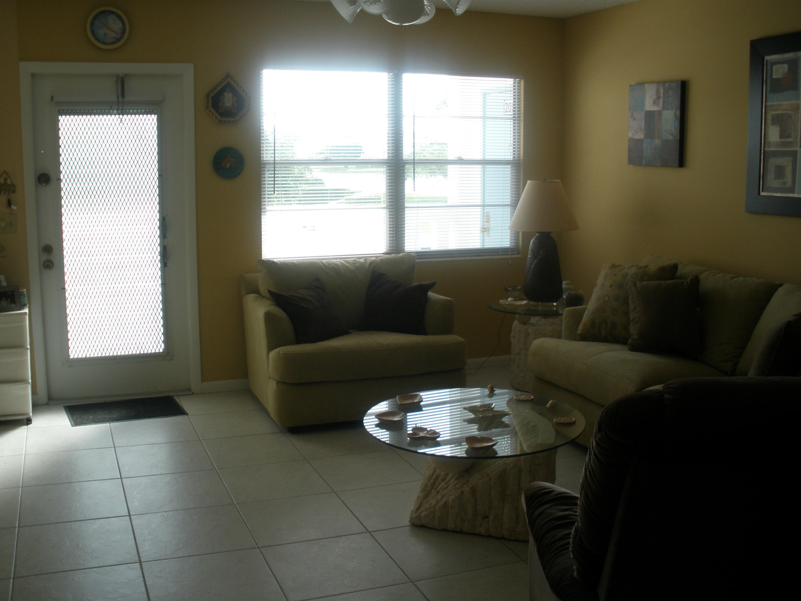 2053 Exeter, Unit C Boca Raton, FL 33434 - Photo 4 of 11 Living Area