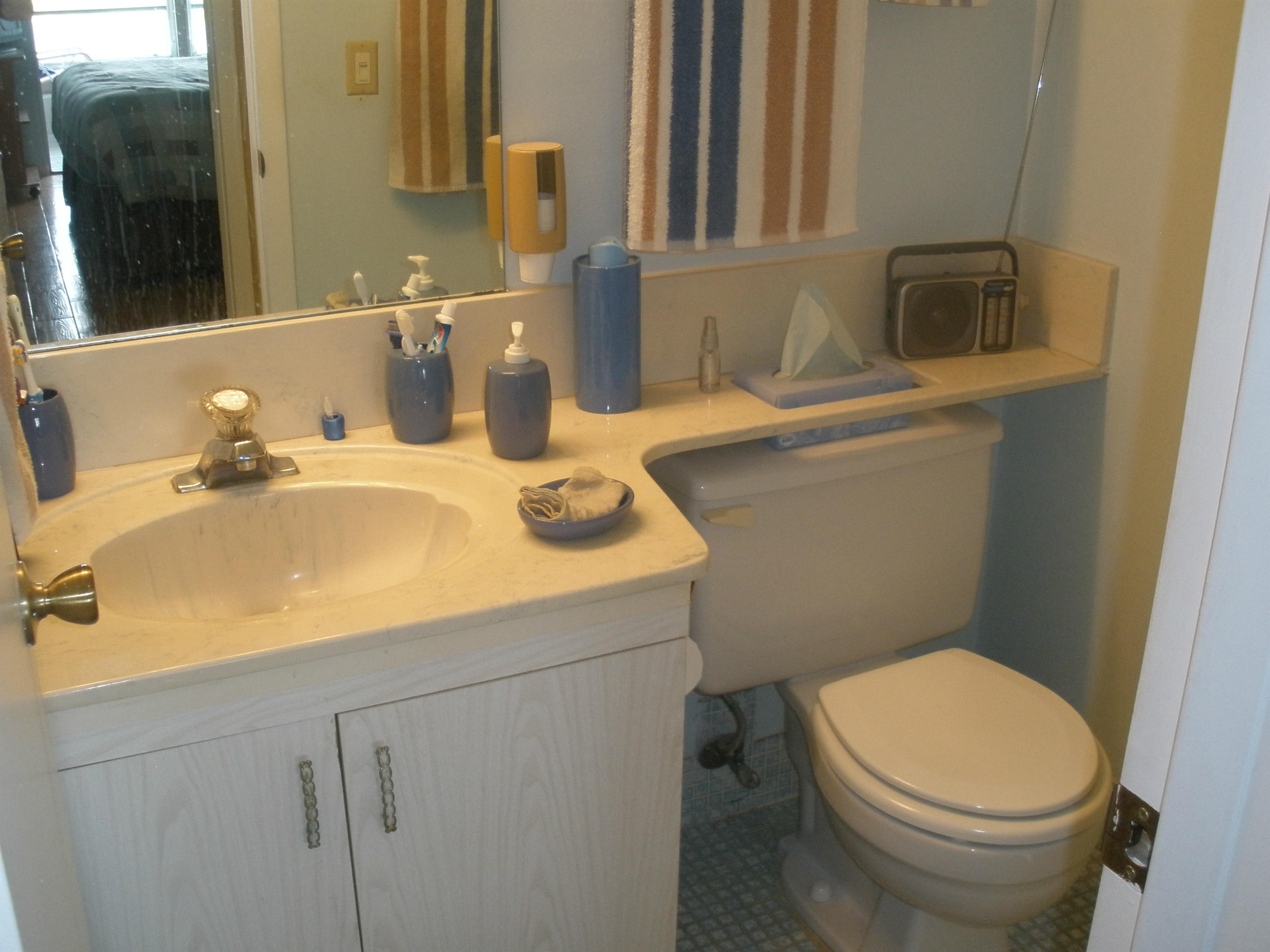 2053 Exeter, Unit C Boca Raton, FL 33434 - Photo 8 of 11 Bath