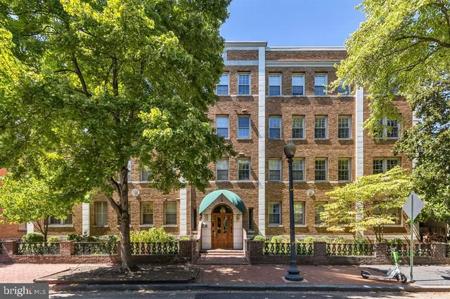 $429,000 | 18 9th Street Northeast, Unit 302, Washington, DC 20002