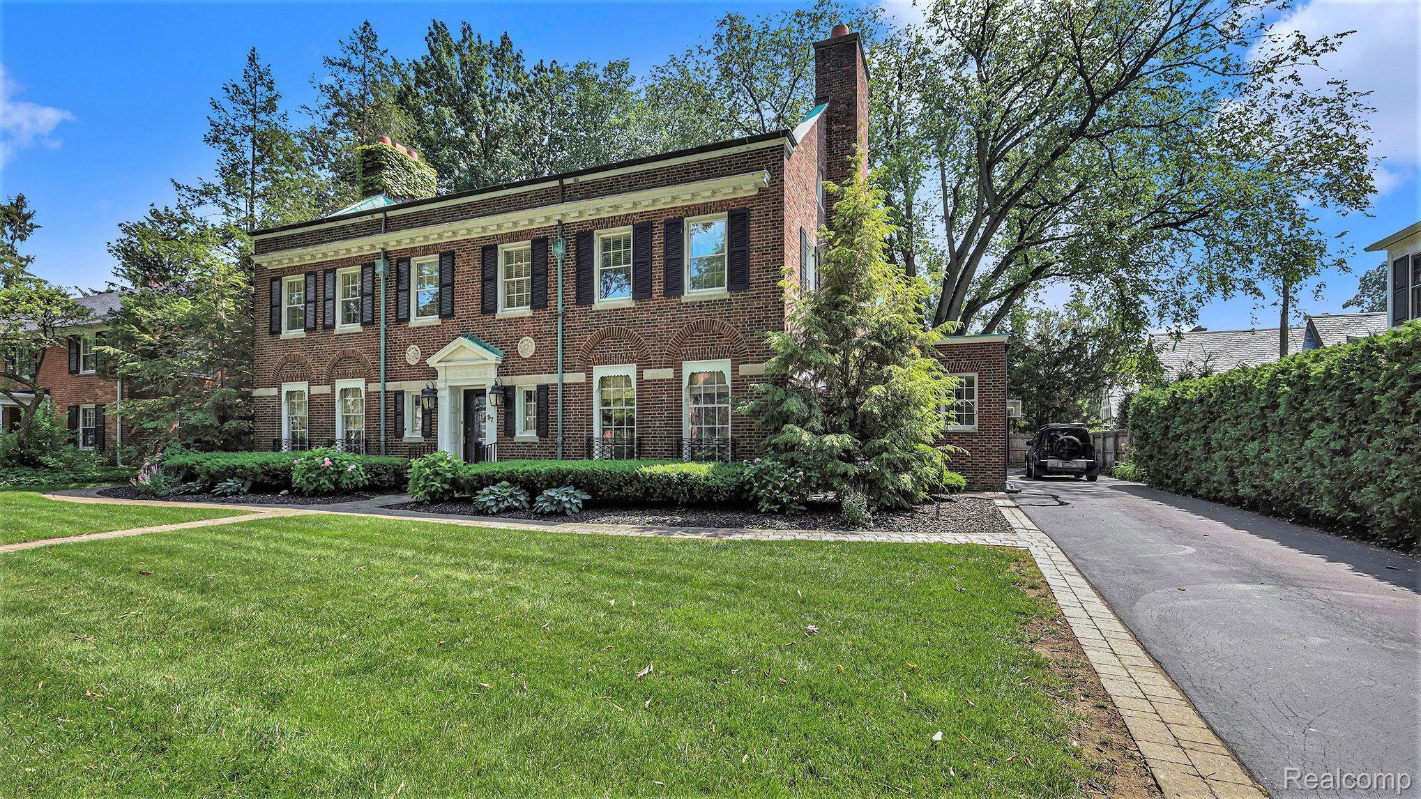 97 Touraine Road Grosse Pointe, MI 48236 - Photo 3 of 45