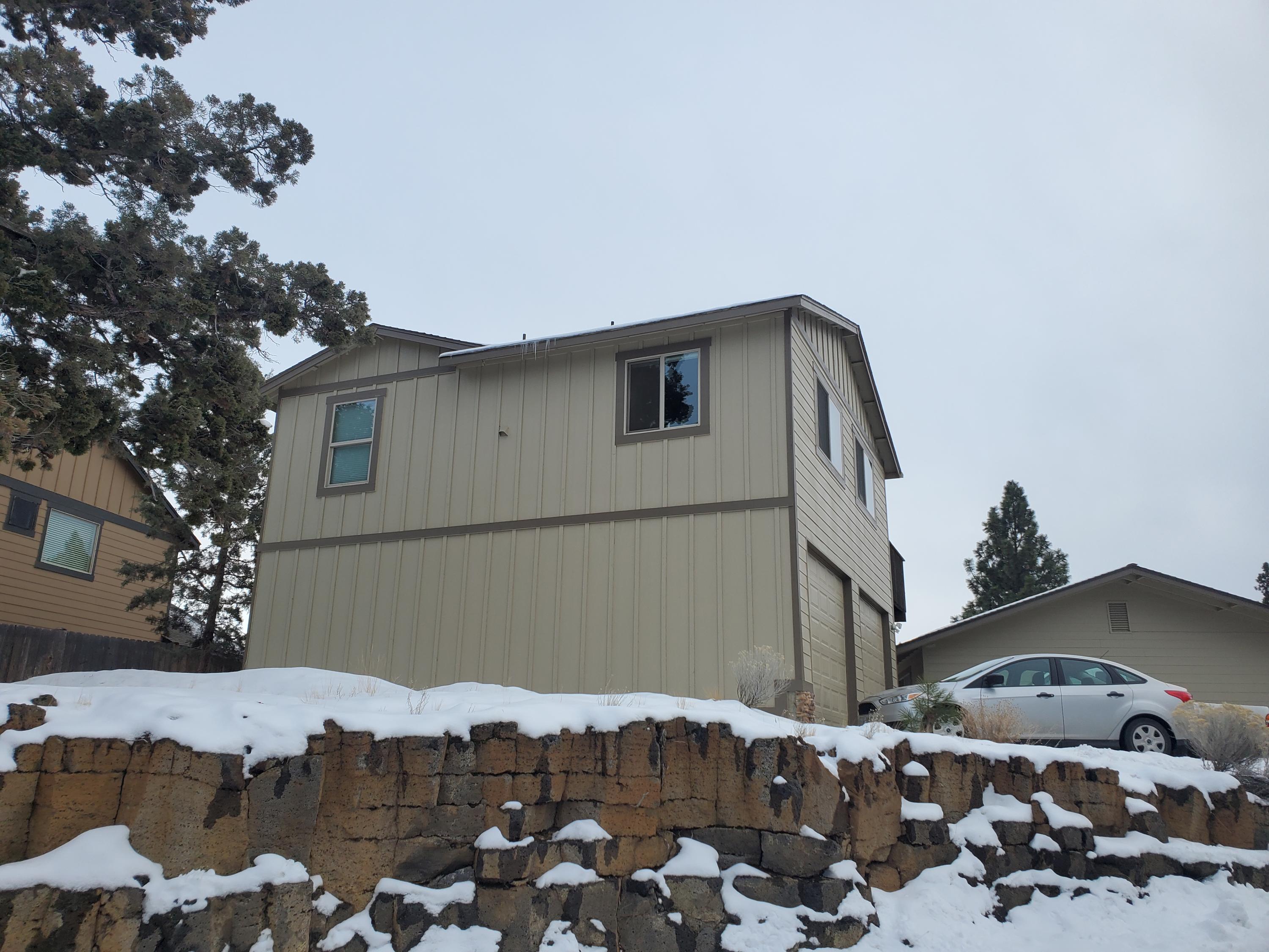 168 Southeast Rice Way Bend, OR 97702 - Photo 3 of 22 20210127_154808