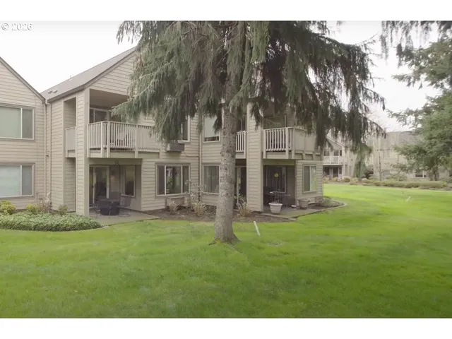 $359,000 | 2512 Southeast Baypoint Drive, Unit 37, Vancouver, WA 98683