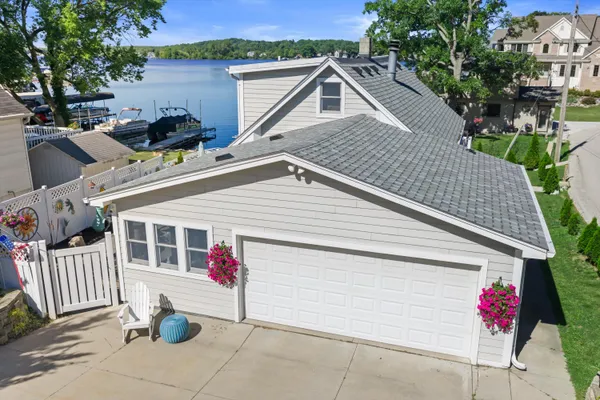 $635,900 | S68W18031 Island Drive, Muskego, WI 53150