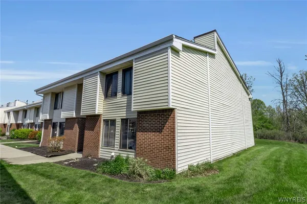 $149,900 | 43 Beehunter Court, Unit A, Amherst, NY 14051