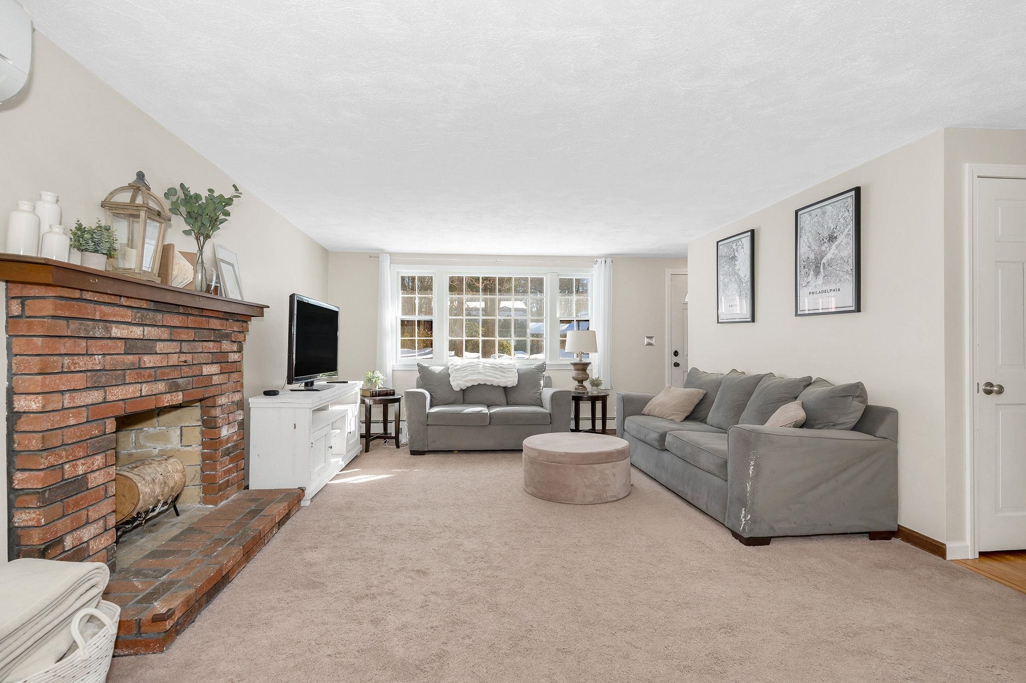 14 Londonderry Road Windham, NH 03087 - Photo 13 of 47