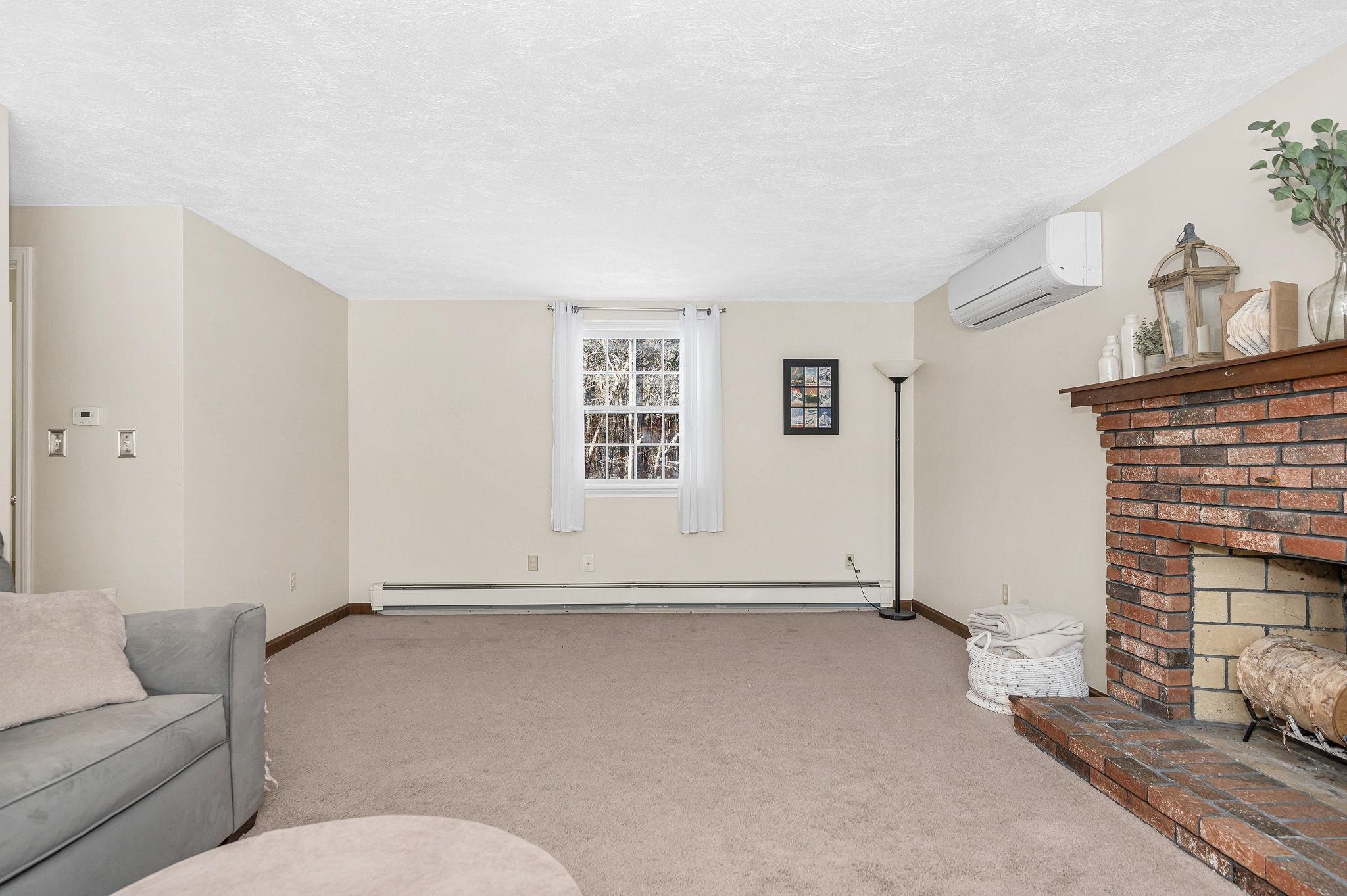 14 Londonderry Road Windham, NH 03087 - Photo 15 of 47