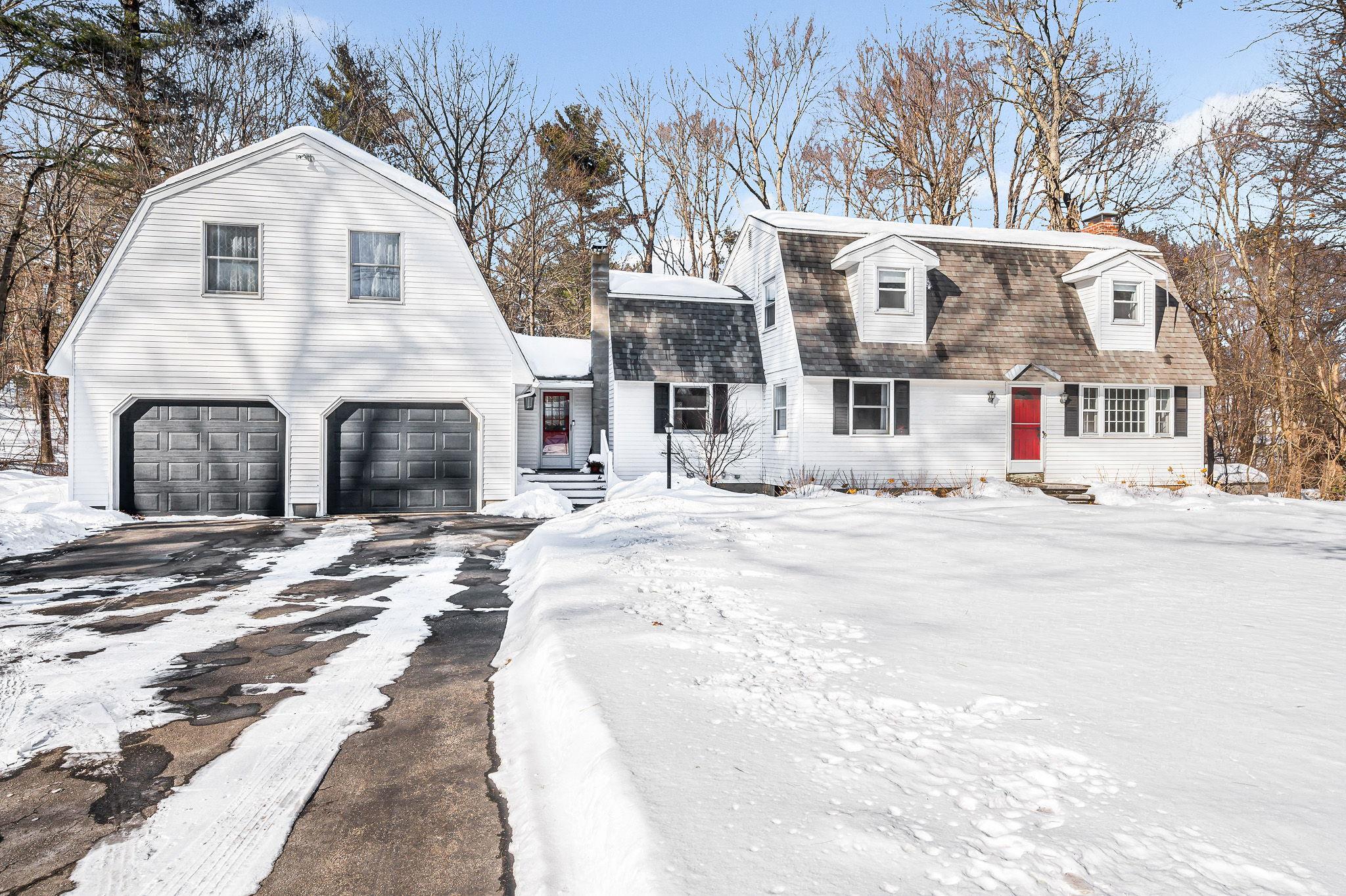 14 Londonderry Road Windham, NH 03087 - Photo 2 of 47