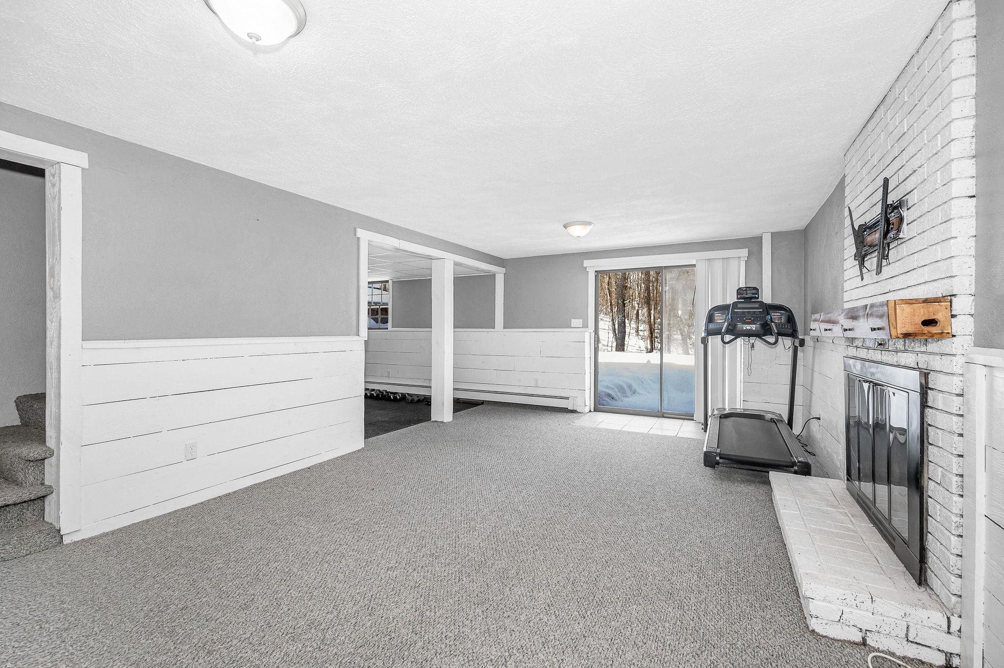 14 Londonderry Road Windham, NH 03087 - Photo 27 of 47