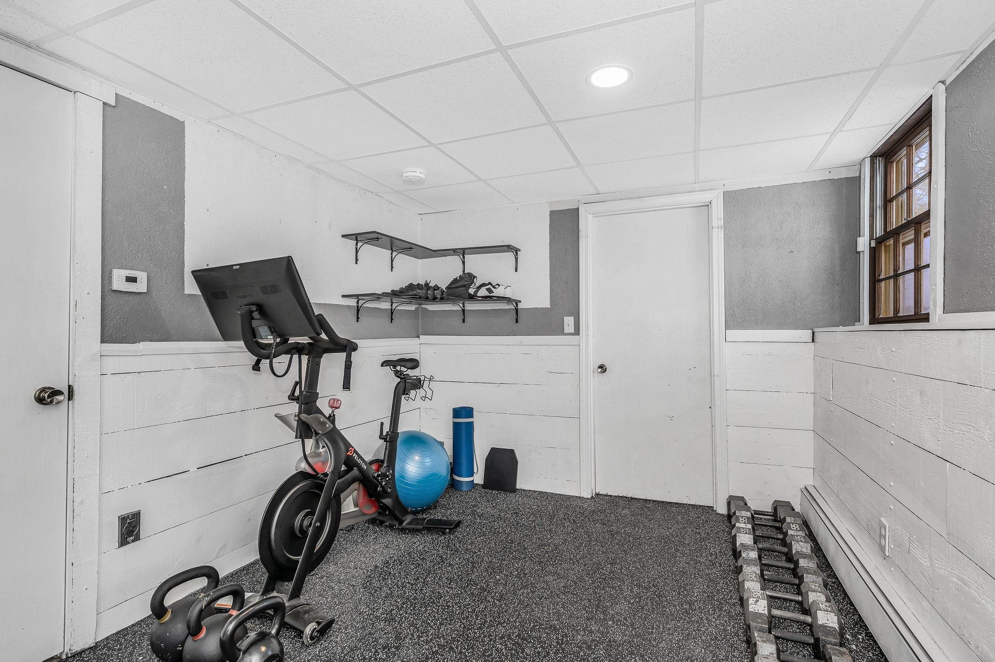 14 Londonderry Road Windham, NH 03087 - Photo 30 of 47