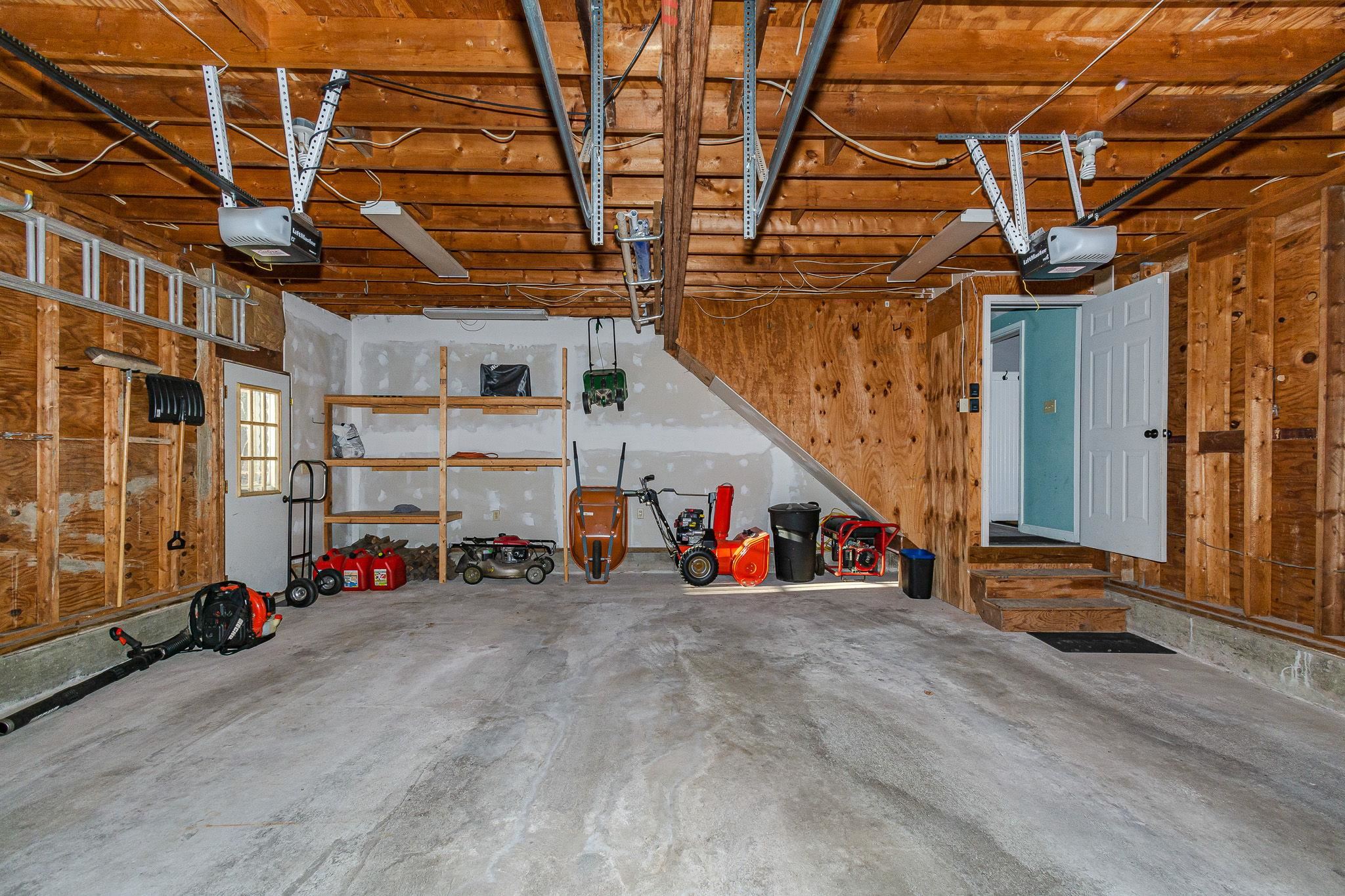 14 Londonderry Road Windham, NH 03087 - Photo 39 of 47