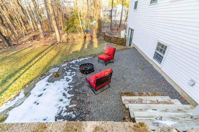 $640,000 | 14 Londonderry Road, Windham, NH 03087