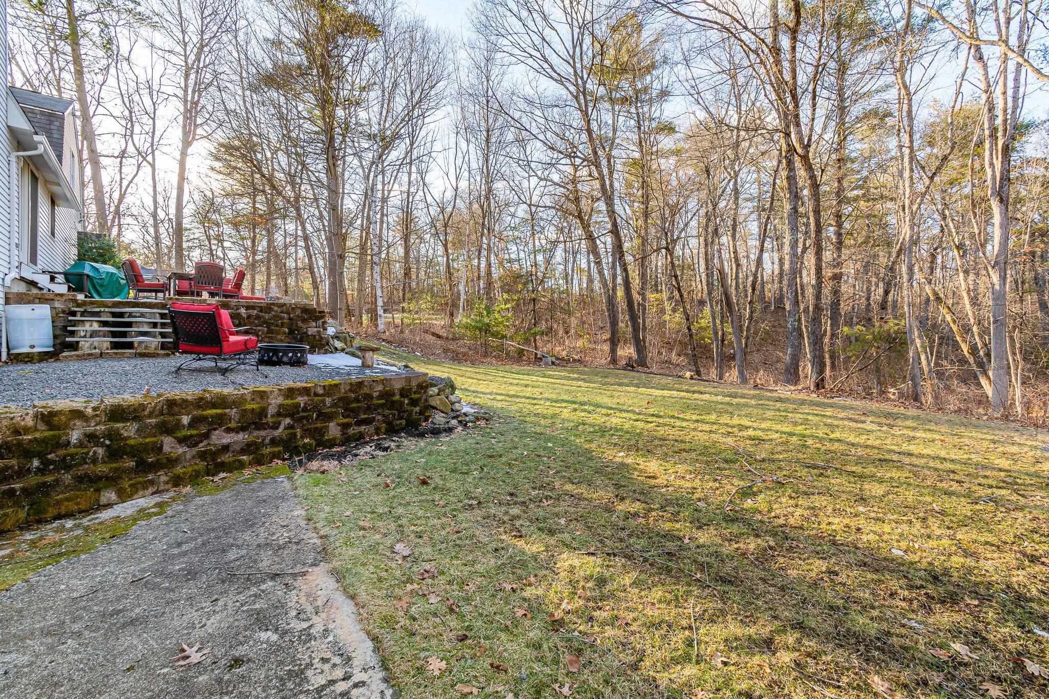 14 Londonderry Road Windham, NH 03087 - Photo 42 of 47