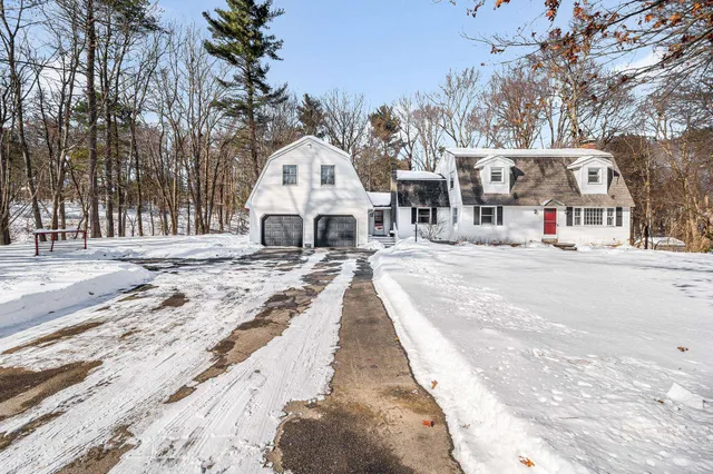 $640,000 | 14 Londonderry Road, Windham, NH 03087