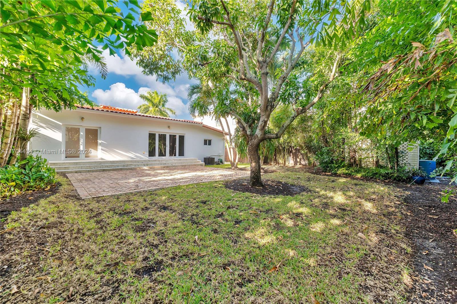 205 Southwest 21st Road Miami, FL 33129 - Photo 27 of 37