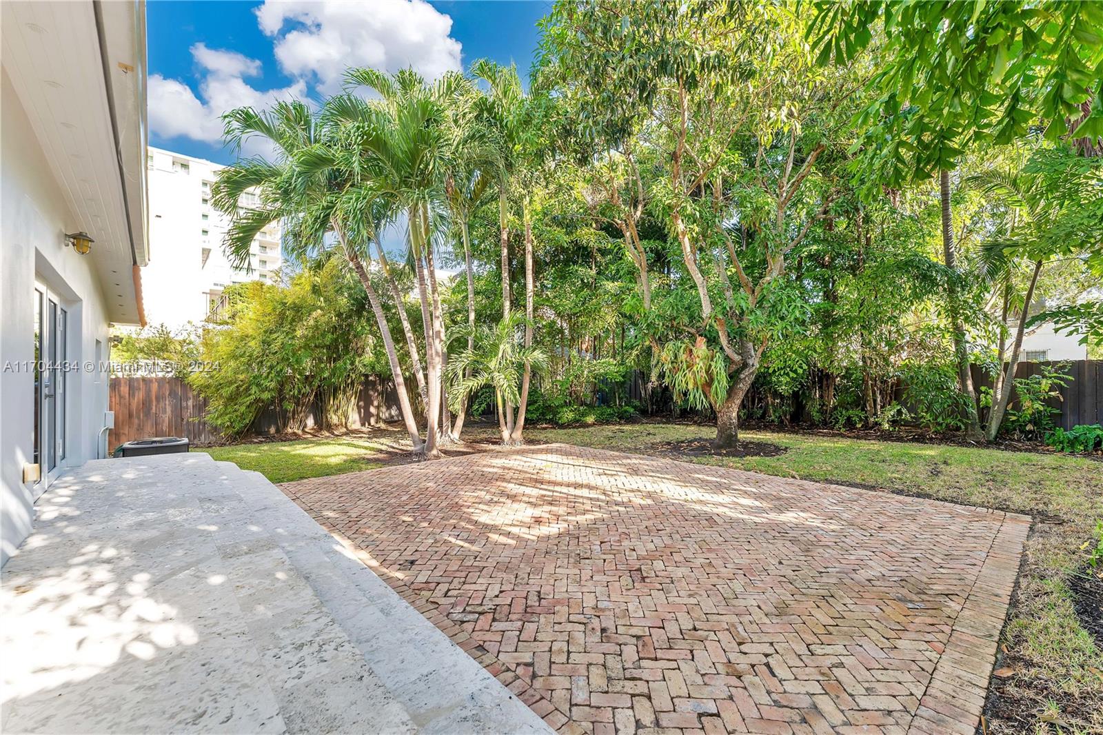 205 Southwest 21st Road Miami, FL 33129 - Photo 28 of 37