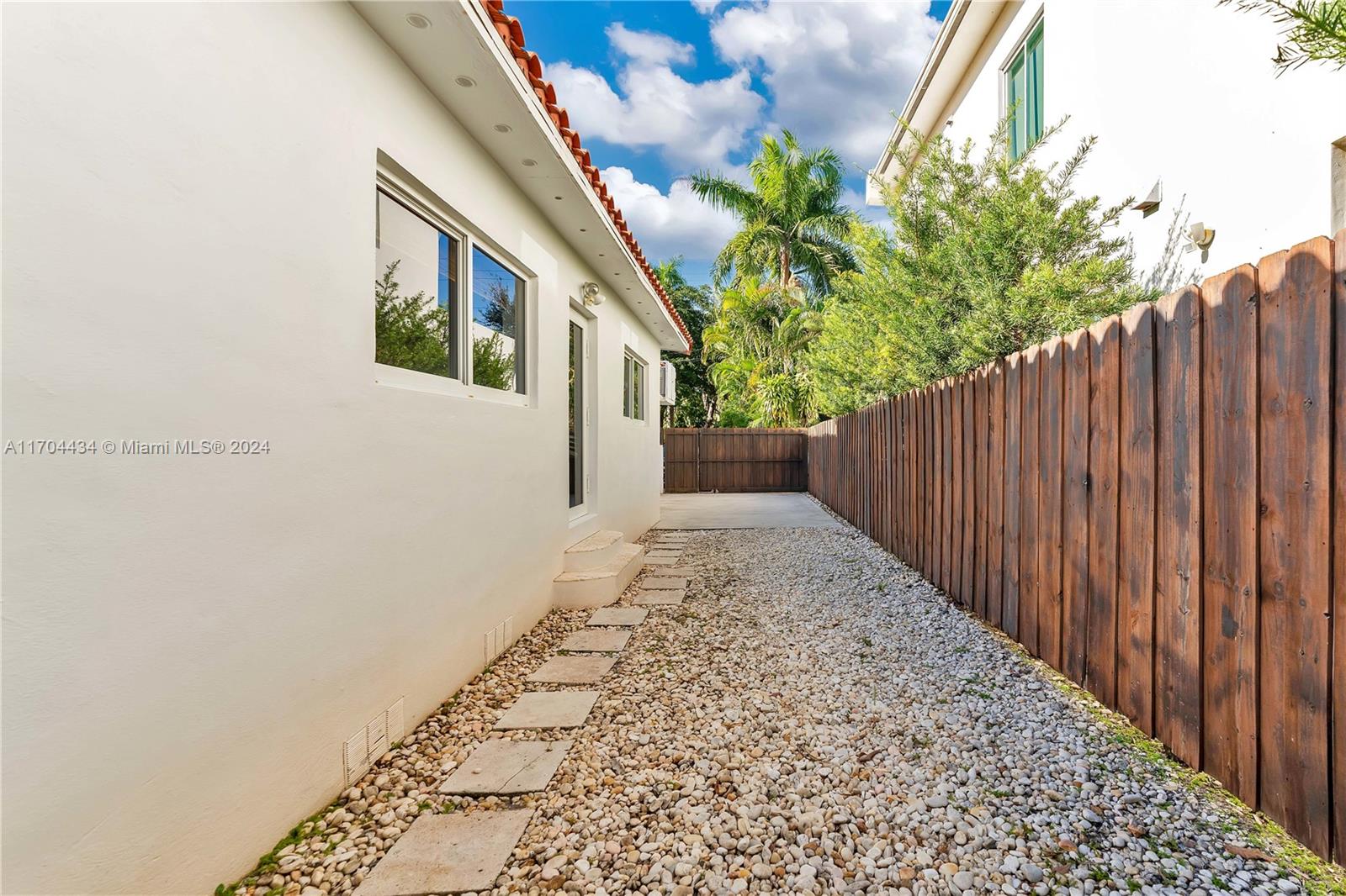 205 Southwest 21st Road Miami, FL 33129 - Photo 30 of 37