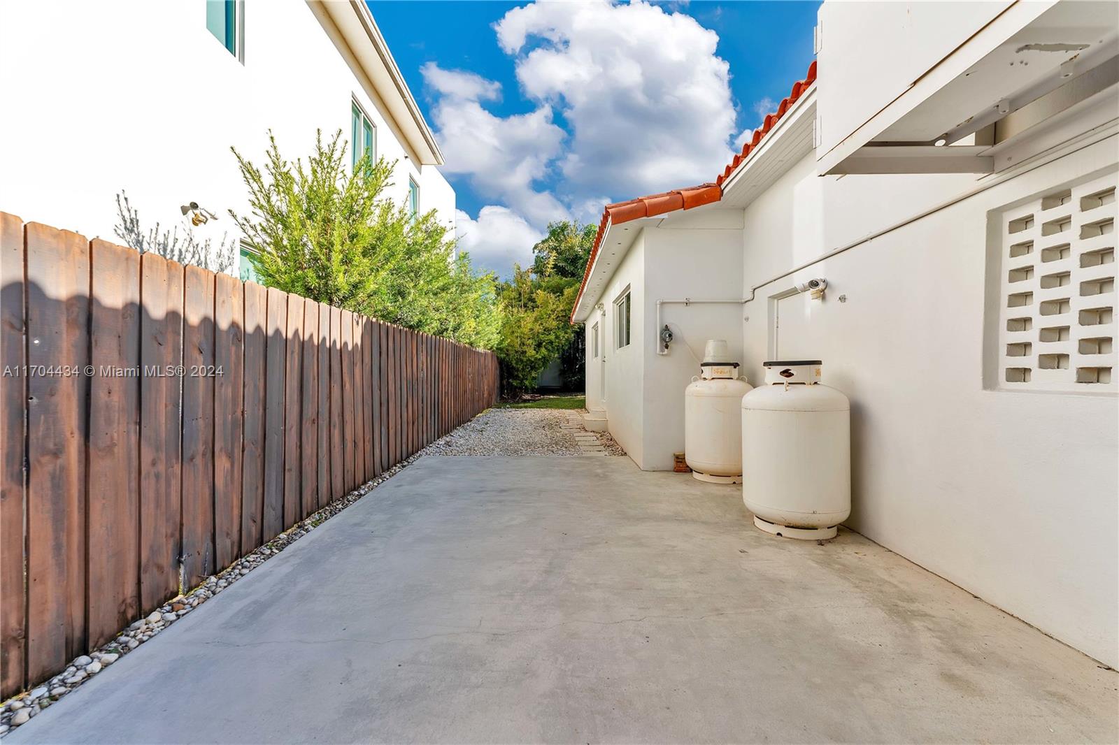 205 Southwest 21st Road Miami, FL 33129 - Photo 31 of 37