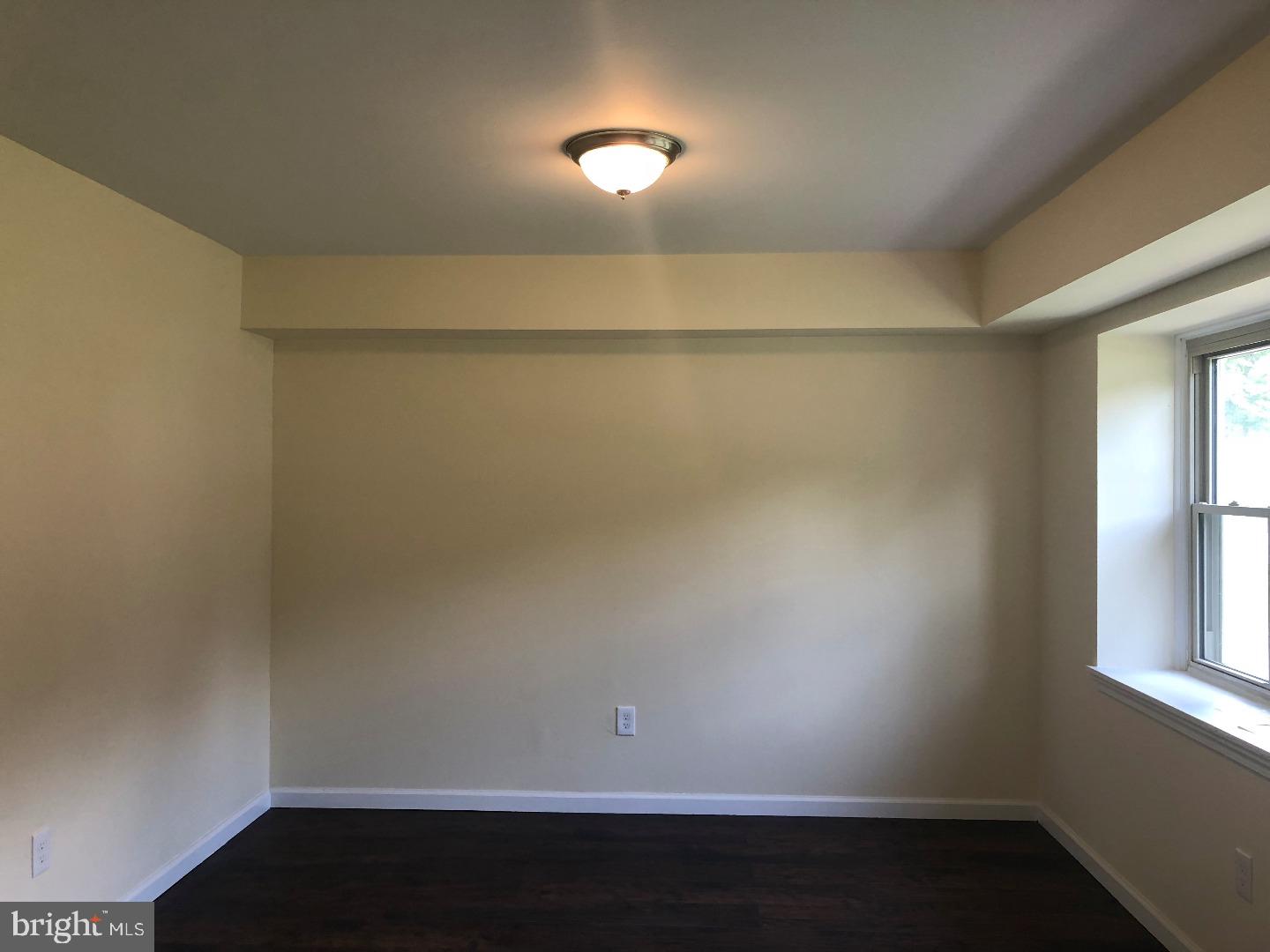 39 East Stokes Road Willingboro, NJ 08046 - Photo 5 of 24 Dining Room