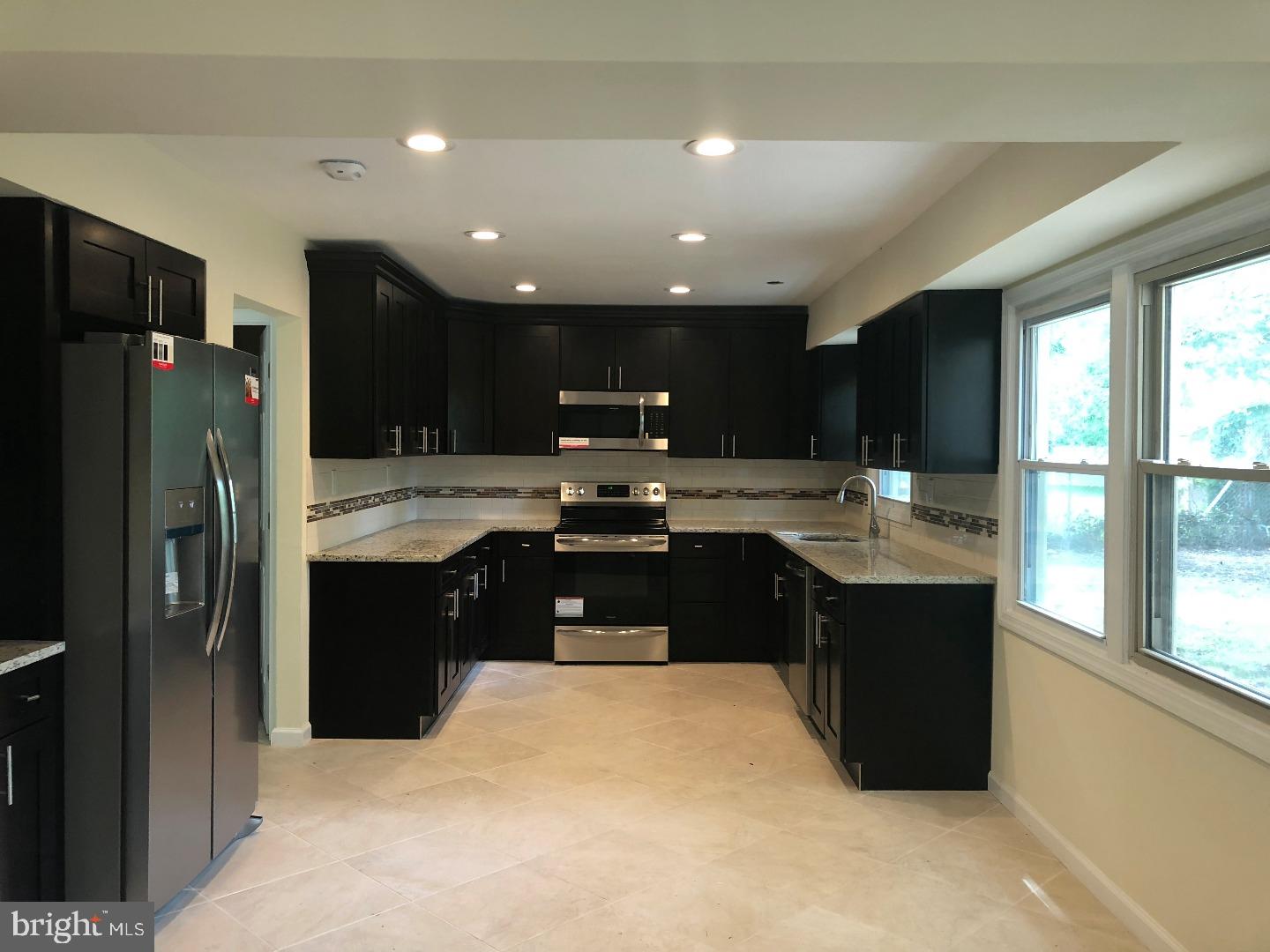 39 East Stokes Road Willingboro, NJ 08046 - Photo 6 of 24 Kitchen