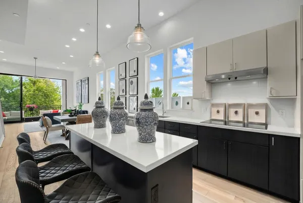 $899,900 | 2505 Bluebonnet Lane, Unit 14, Austin, TX 78704