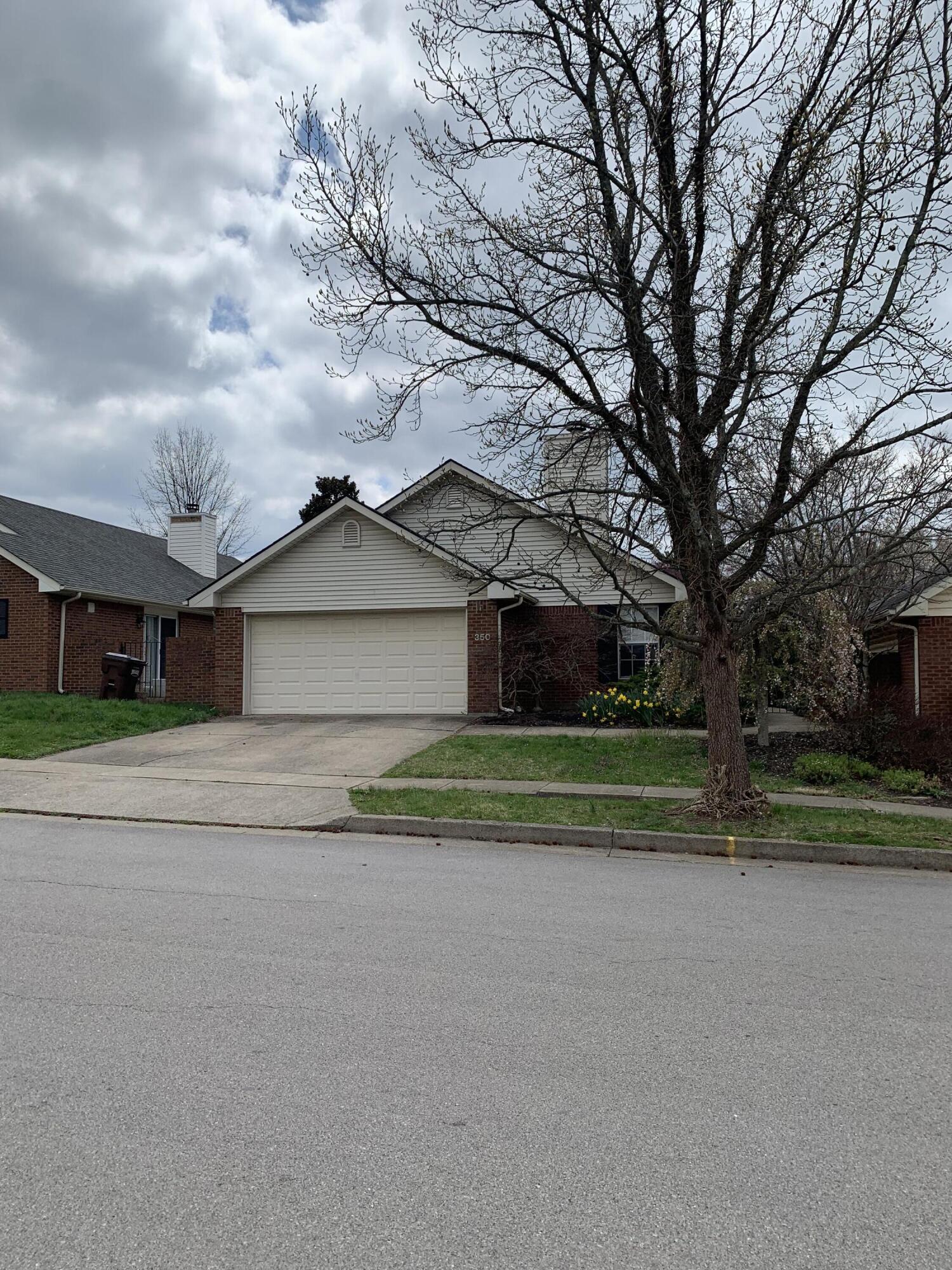 350 Retrac Road Lexington, KY 40503 - Photo 2 of 33 IMG_2400