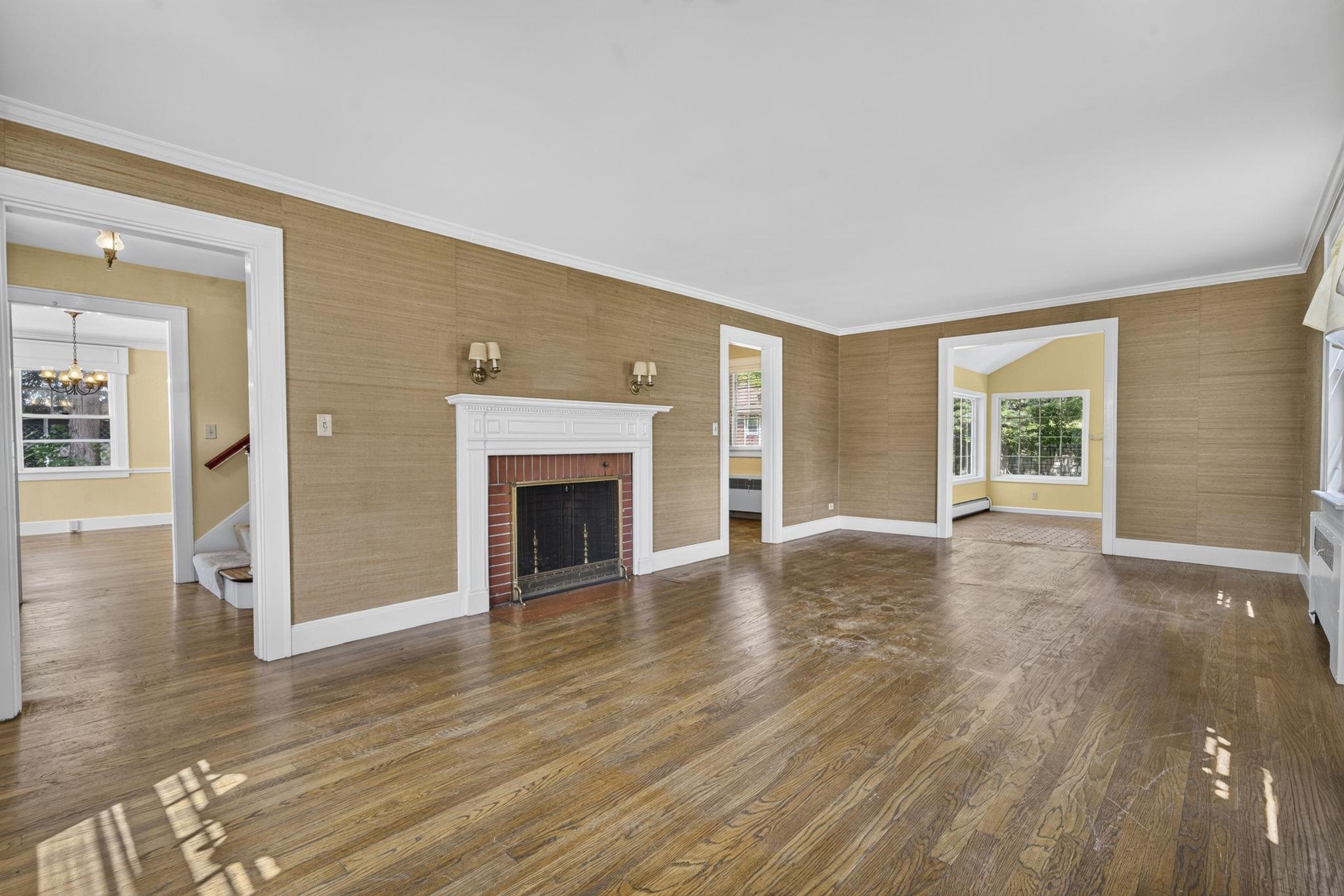 831 Maple Street Manchester, NH 03104 - Photo 5 of 35 Gallery Image 5