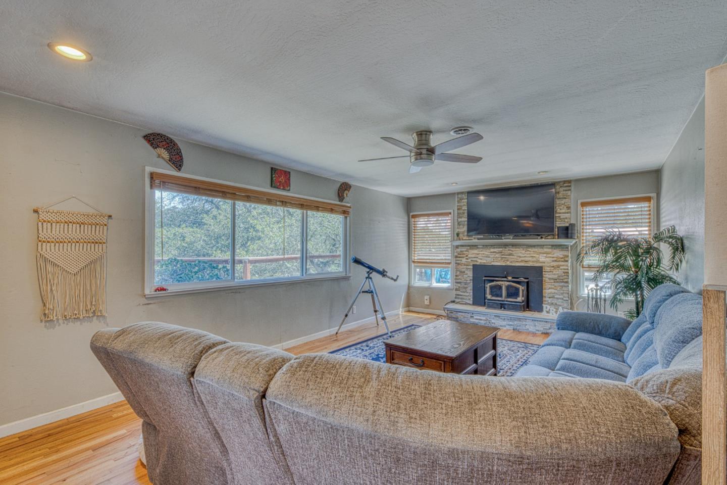 665 Paradise Road, Unit B Salinas, CA 93907 - Photo 2 of 31 Gallery Image 2