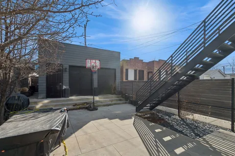 $1,700,000 | 2629 West Superior Street, Chicago, IL 60612