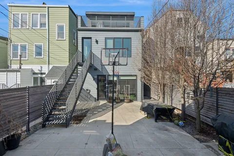 $1,700,000 | 2629 West Superior Street, Chicago, IL 60612