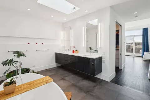 $1,700,000 | 2629 West Superior Street, Chicago, IL 60612