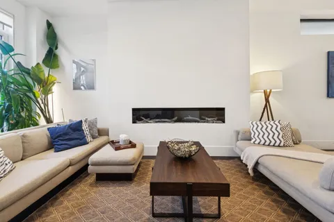 $1,700,000 | 2629 West Superior Street, Chicago, IL 60612