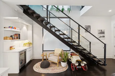 $1,700,000 | 2629 West Superior Street, Chicago, IL 60612